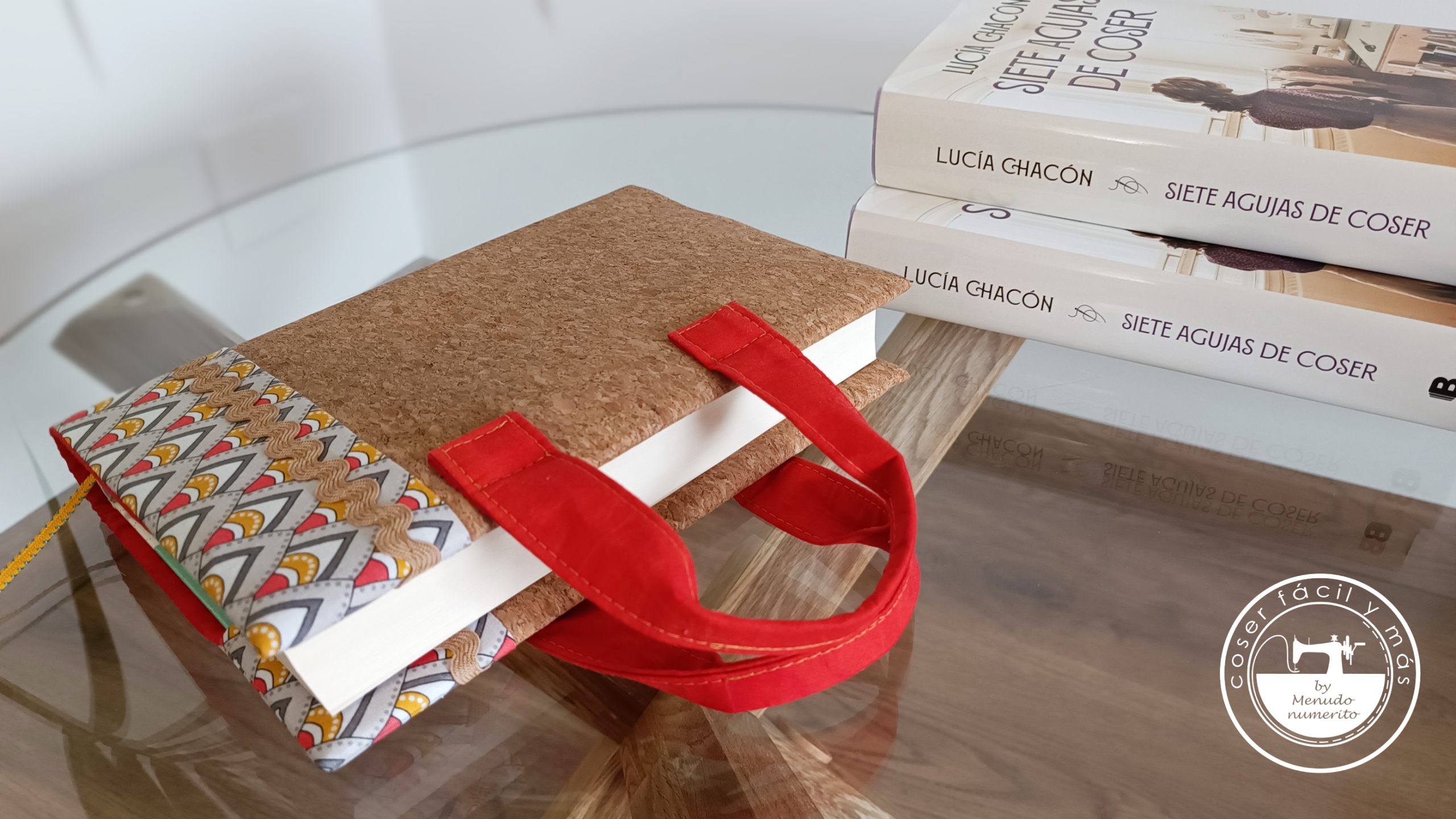 Funda de tela para libros (ajustable) – Tutorial de costura [vídeo]